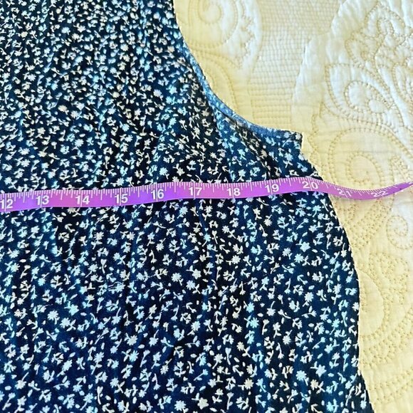 Black and white floral sleeveless maxi dress / flattering and flowy! Women L - Picture 6 of 7